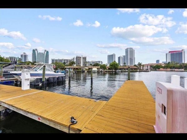 Hallandale Beach, FL 33009