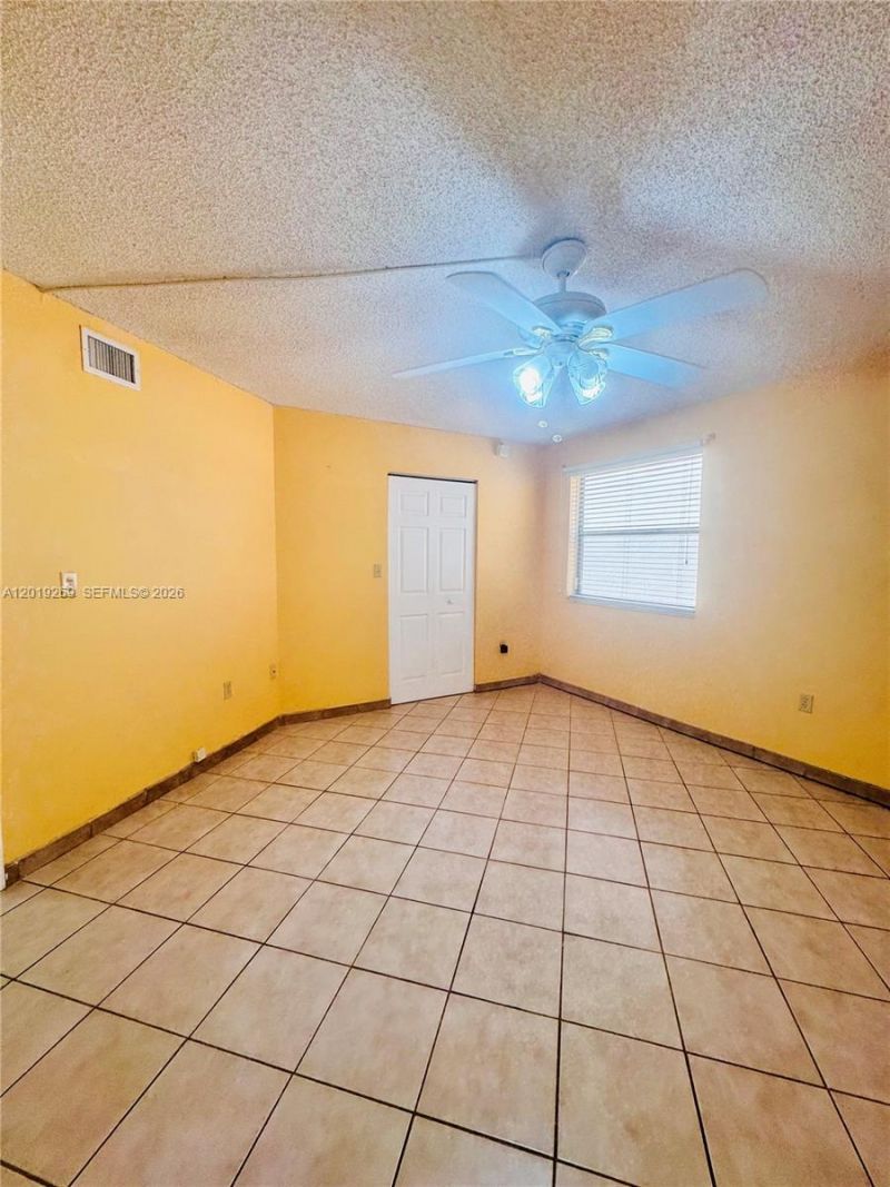 10241 NW 9th St Cir, Unit 107-5, Miami, FL 33172 Photo
