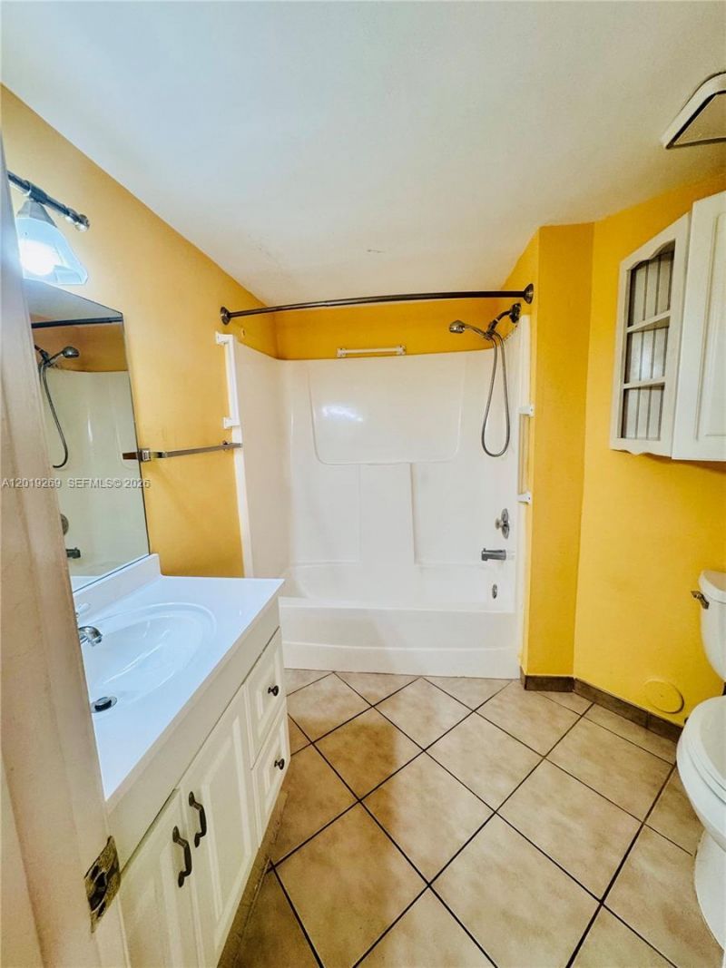 10241 NW 9th St Cir, Unit 107-5, Miami, FL 33172 Photo