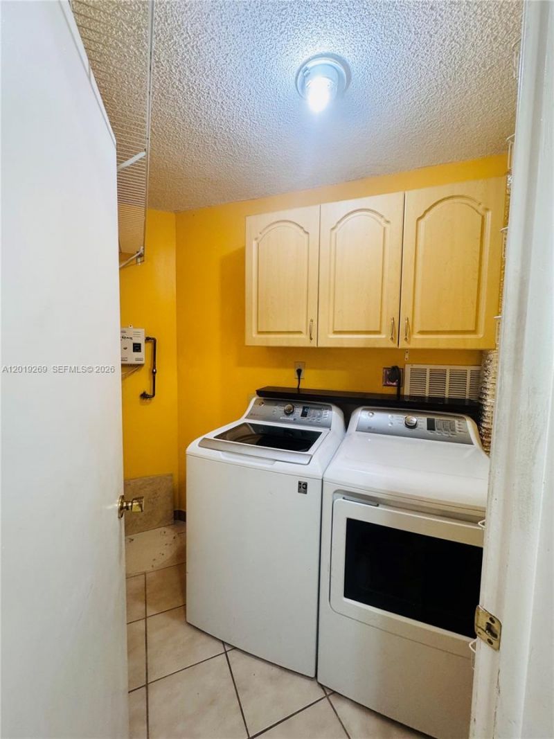 10241 NW 9th St Cir, Unit 107-5, Miami, FL 33172 Photo