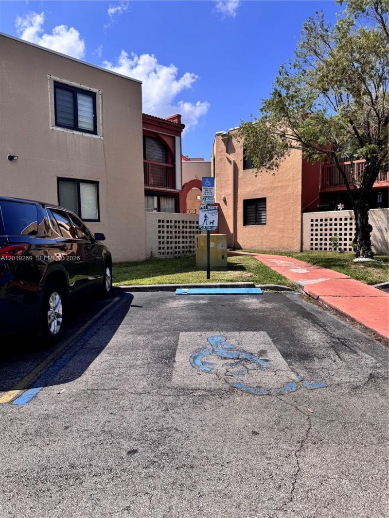 10241 NW 9th St Cir, Unit 107-5, Miami, FL 33172 Photo
