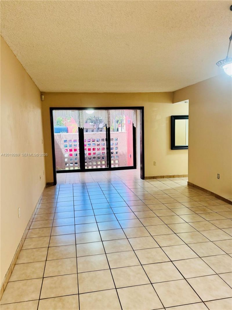 10241 NW 9th St Cir, Unit 107-5, Miami, FL 33172 Photo