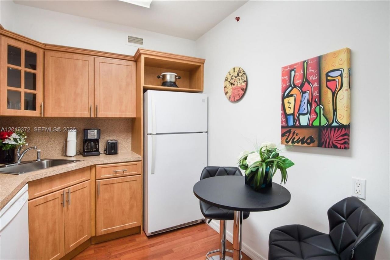 5600 Collins Ave, Unit 8A, Miami Beach, FL 33140 Photo