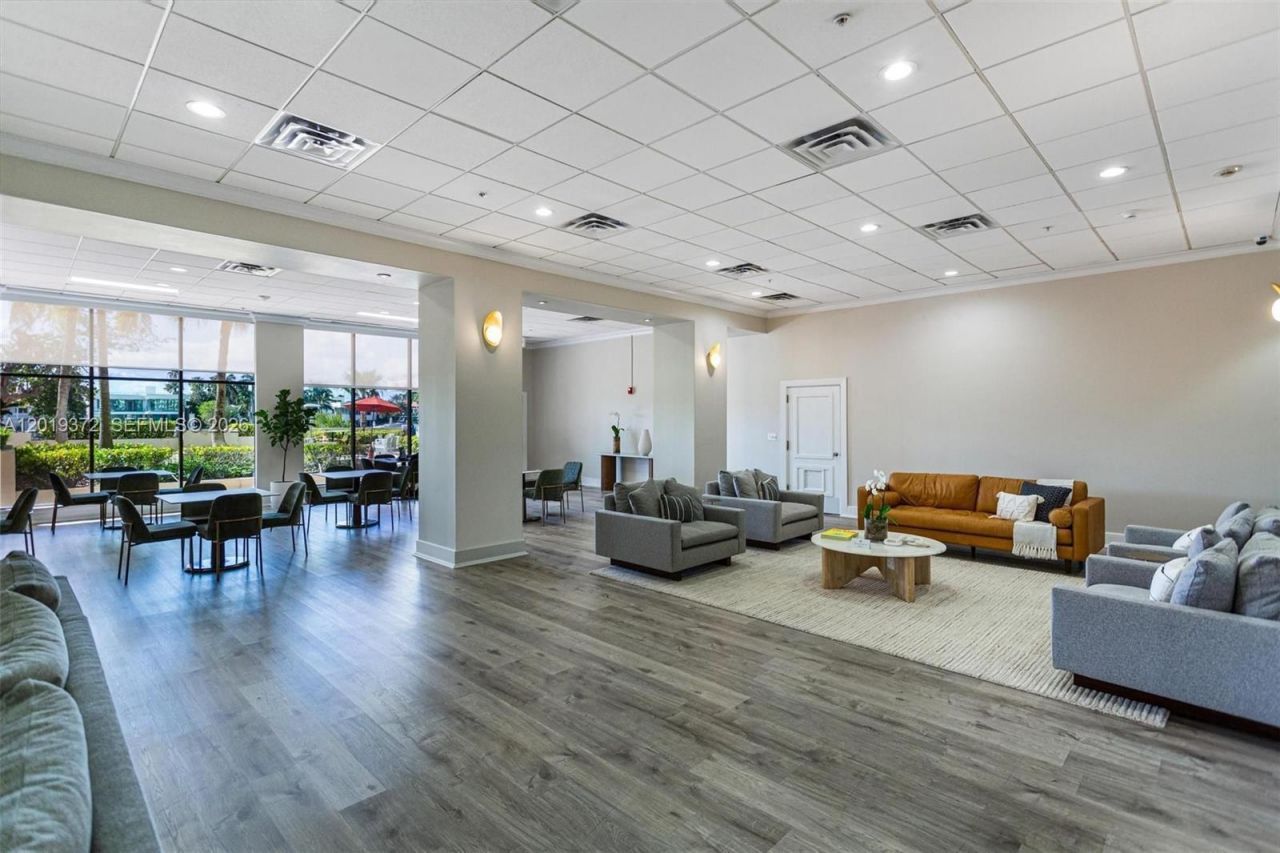 5600 Collins Ave, Unit 8A, Miami Beach, FL 33140 Photo