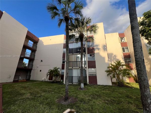 9431 SW 4th St, Unit 207, Miami, FL 33174
