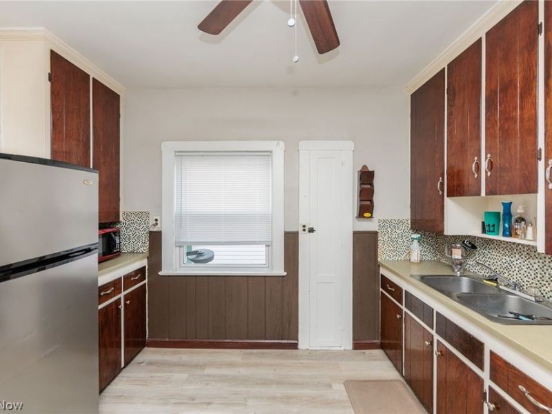 4318 Bucyrus Avenue, Cleveland, OH 44109 Photo 15
