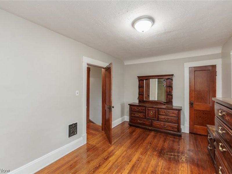 4318 Bucyrus Avenue, Cleveland, OH 44109 Photo 21
