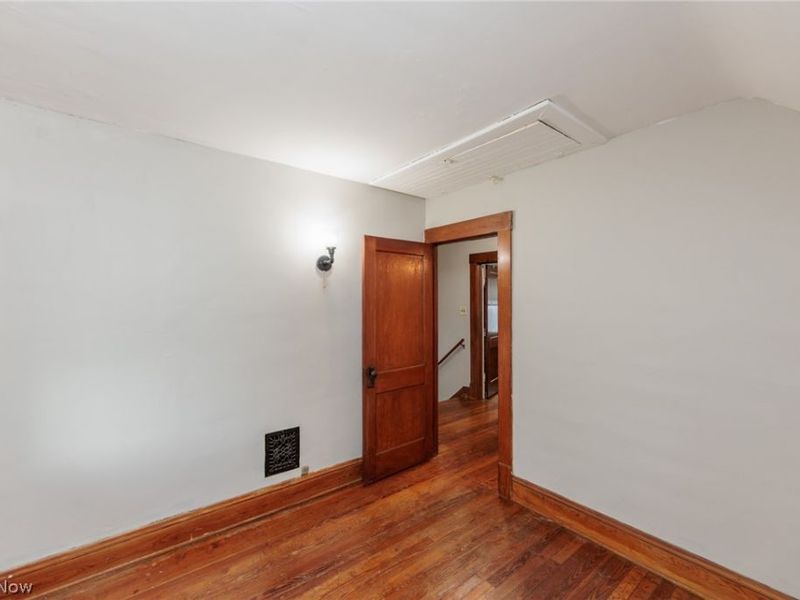 4318 Bucyrus Avenue, Cleveland, OH 44109 Photo 26