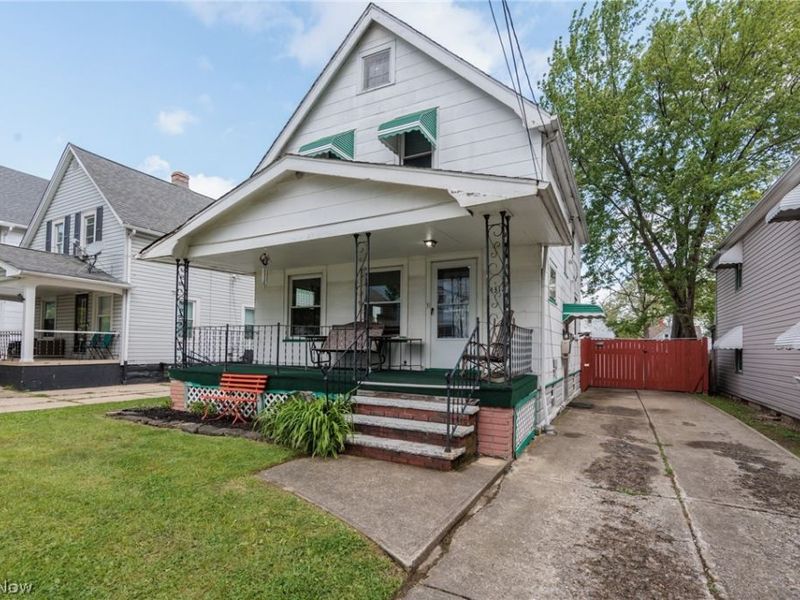 4318 Bucyrus Avenue, Cleveland, OH 44109 Photo 3