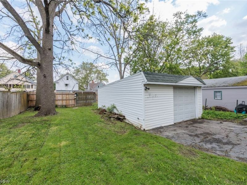4318 Bucyrus Avenue, Cleveland, OH 44109 Photo 43