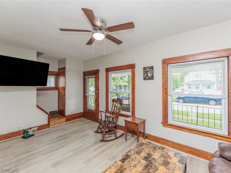 4318 Bucyrus Avenue, Cleveland, OH 44109 Photo 7
