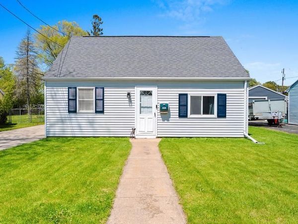 1906 COLUMBIA AVENUE, Oshkosh, WI 54901