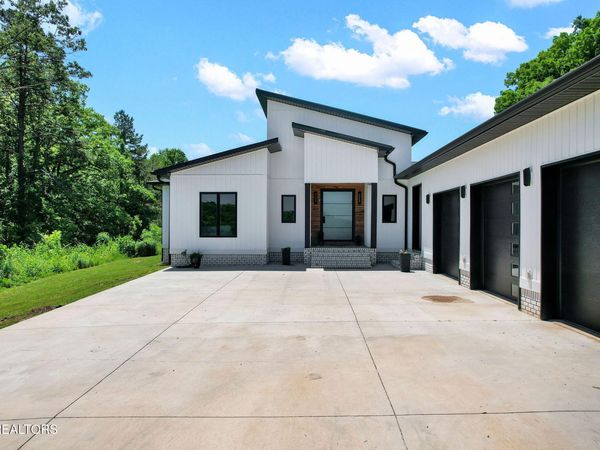 309 County Road 197 , Athens, TN 37303
