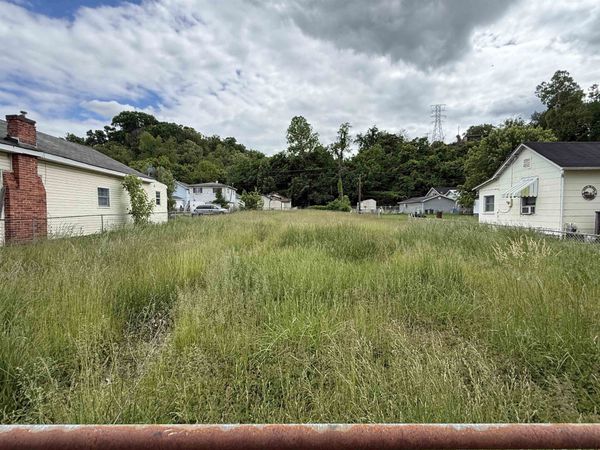 1822 Sycamore Street, Kenova, WV 25530