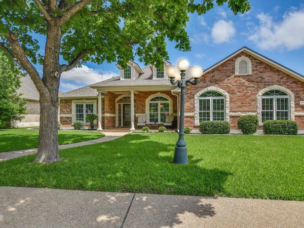 1930 Savannah DR, Round Rock, TX 78681