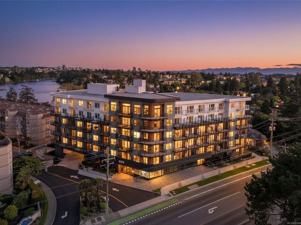 1075 Tillicum Rd, Unit #103, Esquimalt, BC V9A 2A4