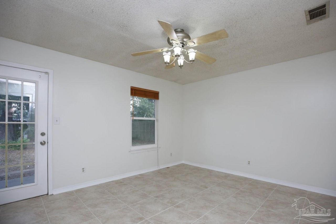 6972 Weatherwood Dr, Pensacola, FL 32506 Main Photo