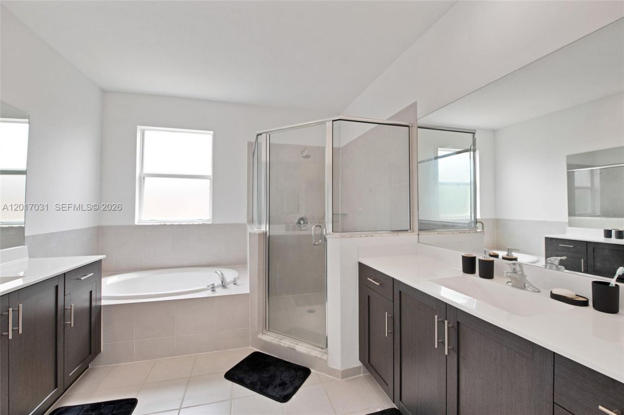 1392 SE 26th Ter , Homestead, FL 33035 Photo