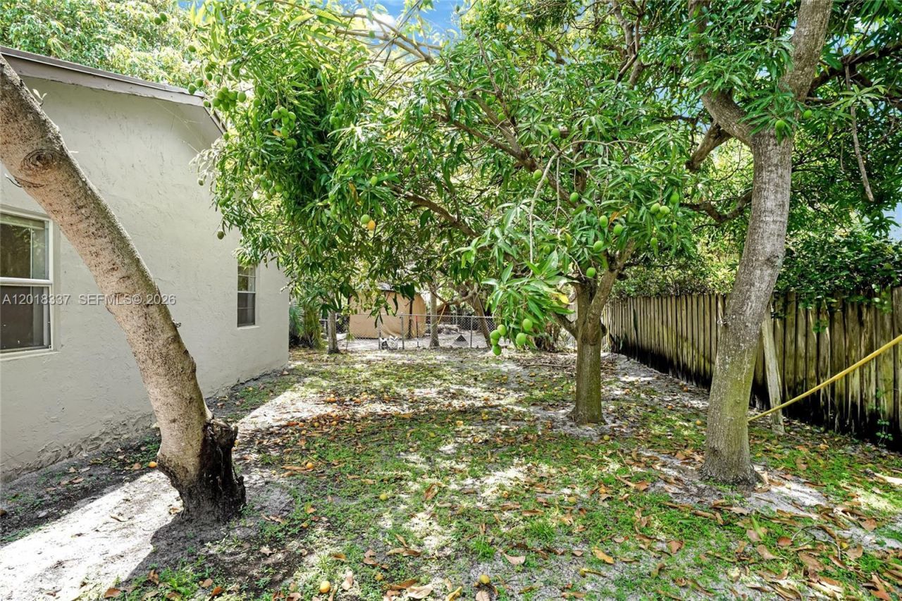 429 Avenida Hermosa , West Palm Beach, FL 33405 Photo
