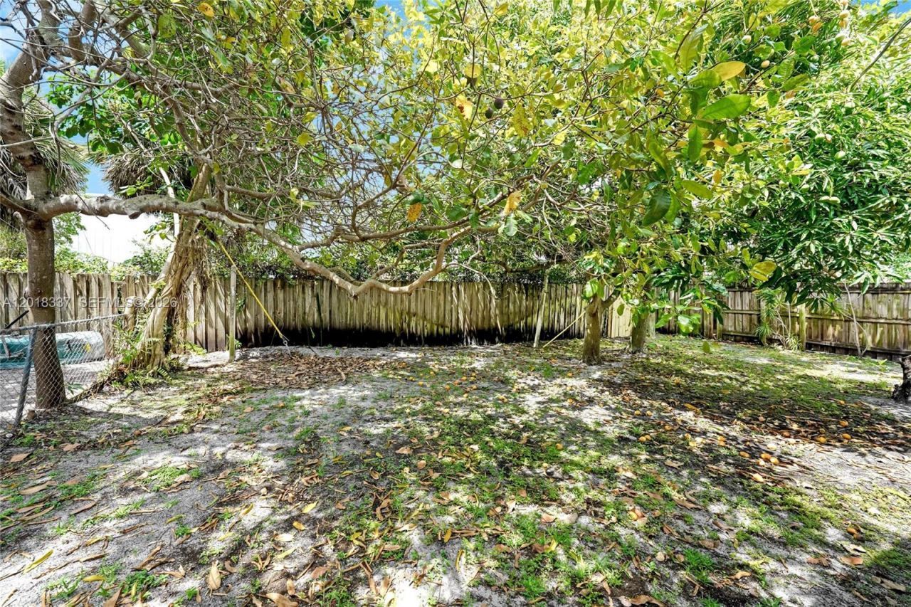 429 Avenida Hermosa , West Palm Beach, FL 33405 Photo