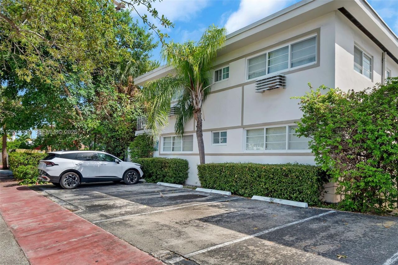 6905 Rue Vendome , Unit 8, Miami Beach, FL 33141 Photo