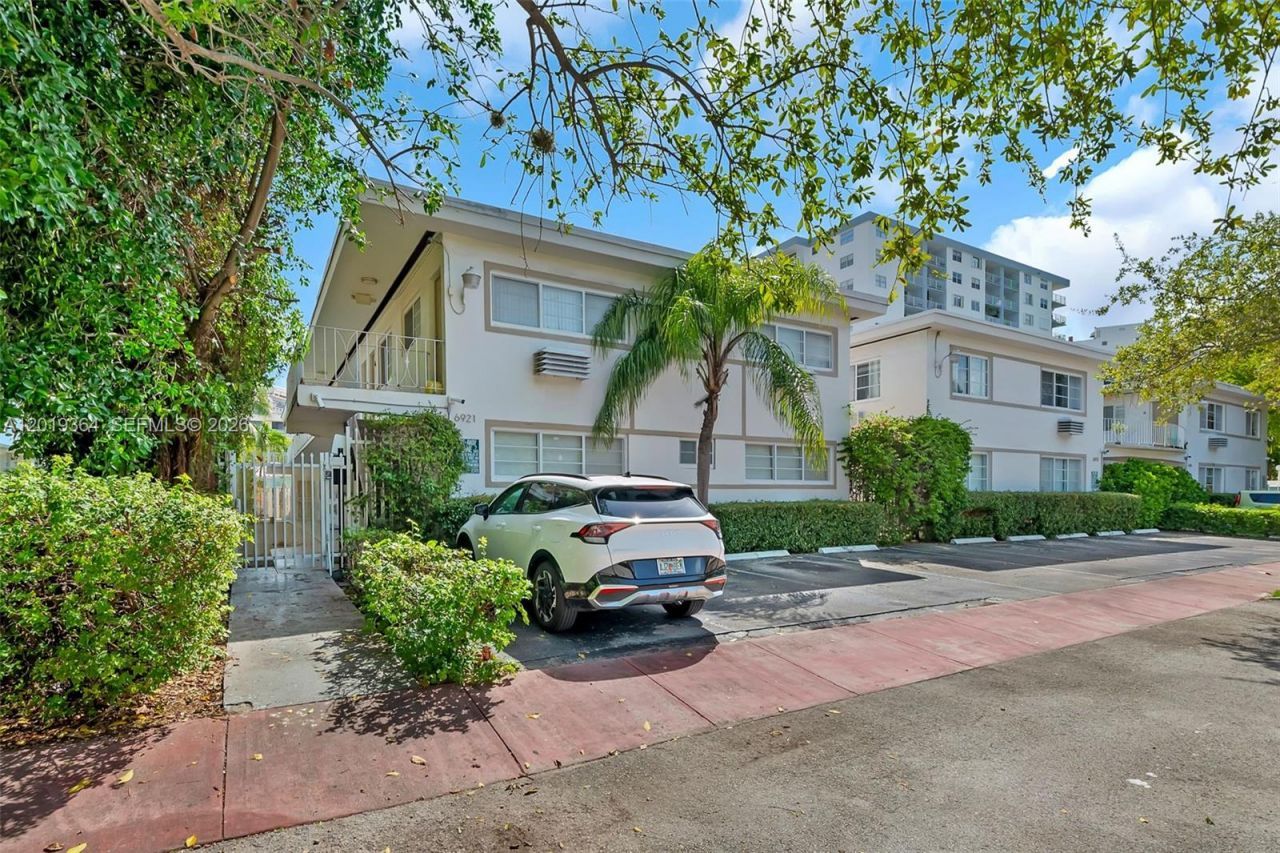 6905 Rue Vendome , Unit 8, Miami Beach, FL 33141 Photo