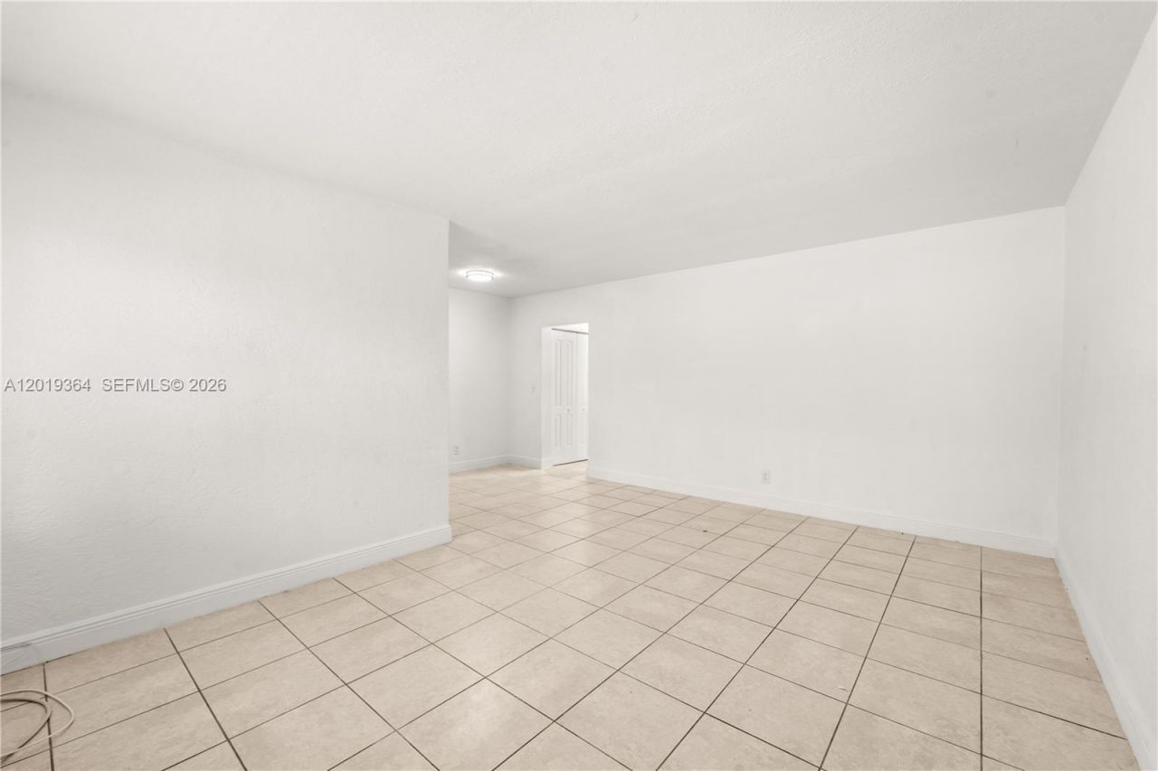 6905 Rue Vendome , Unit 8, Miami Beach, FL 33141 Photo
