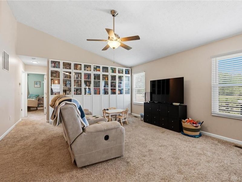 590 Chapelgate Drive, Fairborn, OH 45324 Photo 11