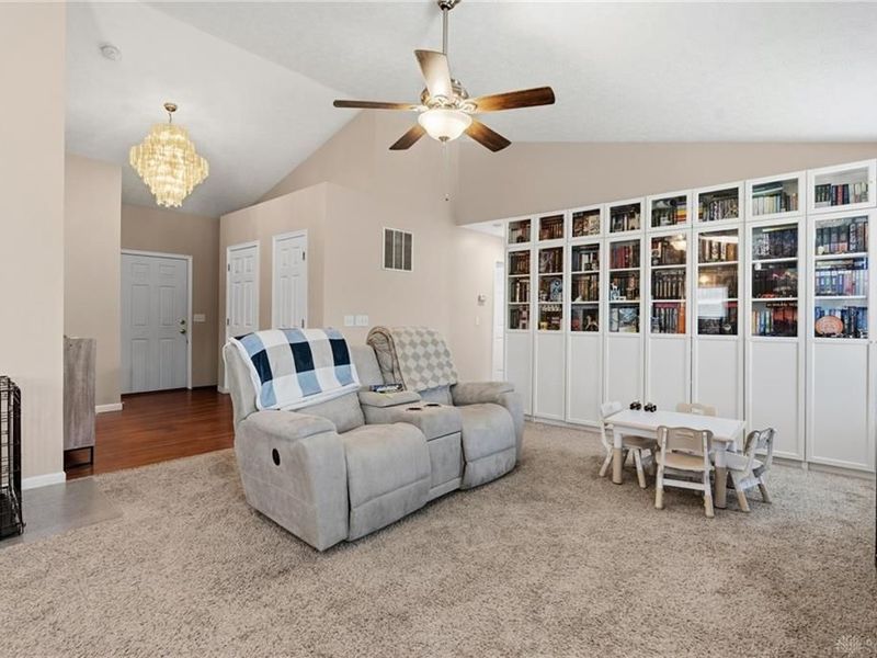 590 Chapelgate Drive, Fairborn, OH 45324 Photo 14
