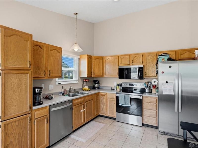590 Chapelgate Drive, Fairborn, OH 45324 Photo 16