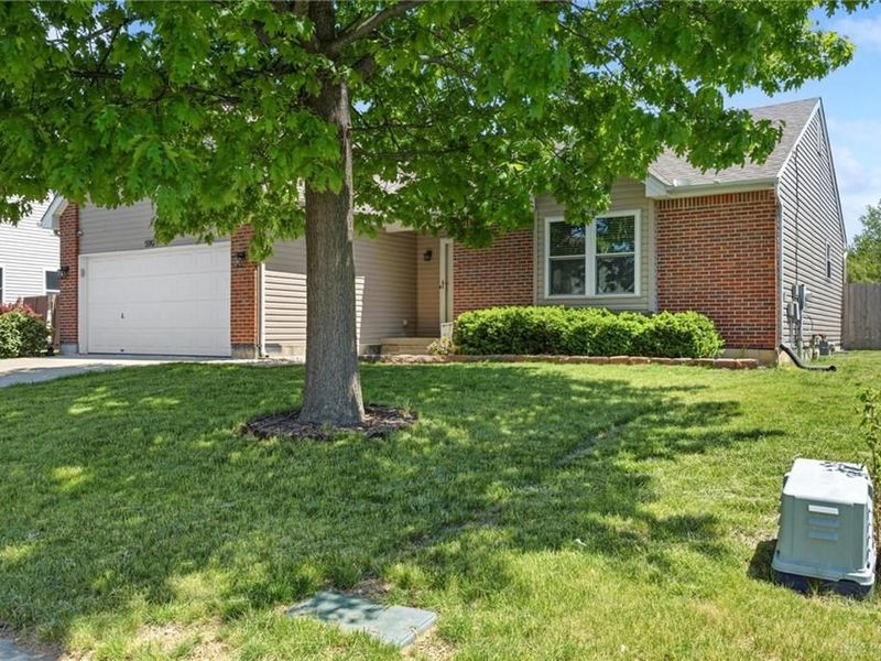 590 Chapelgate Drive, Fairborn, OH 45324 Photo 3