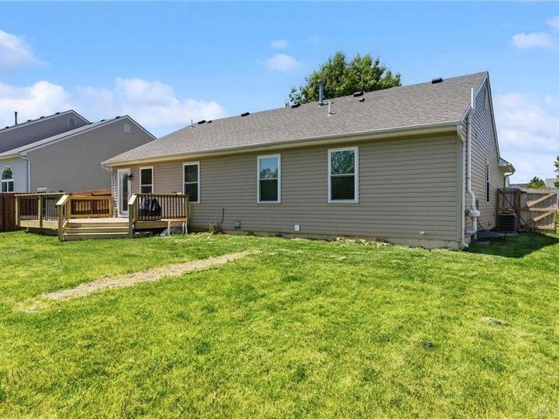590 Chapelgate Drive, Fairborn, OH 45324 Photo 6