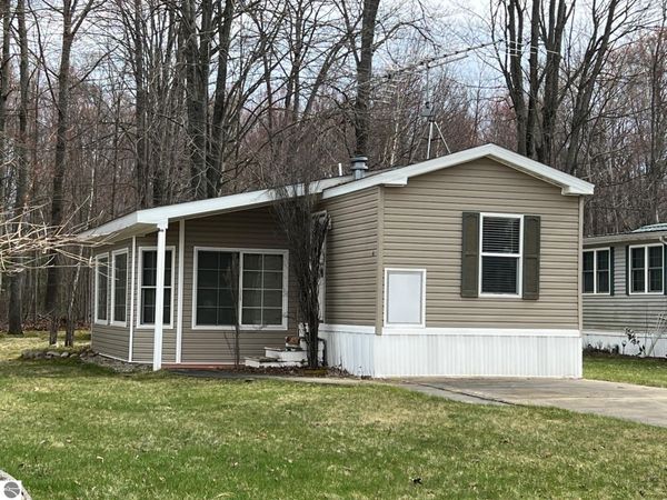 2221 Grass Lake Avenue, Unit 285, Lake, MI 48632