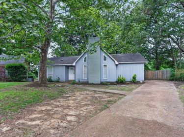 2081 ROSE GARDEN CV, Memphis, TN 38133