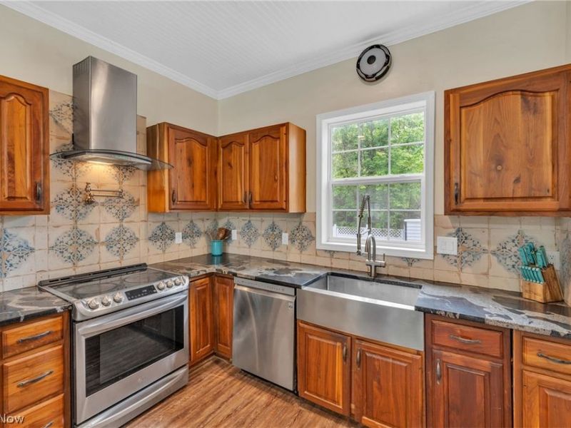 33932 Roberts Road, Eastlake, OH 44095 Photo 7