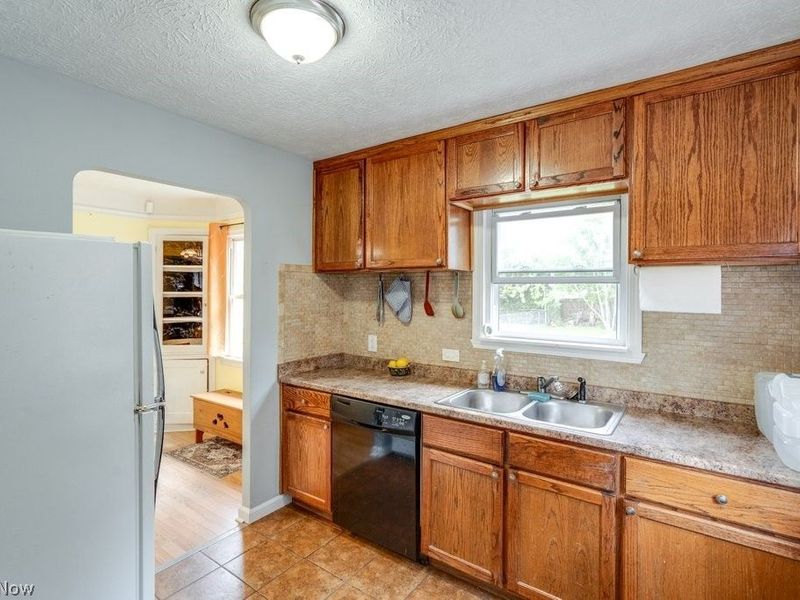 1367 Churchill Road, Lyndhurst, OH 44124 Photo 13