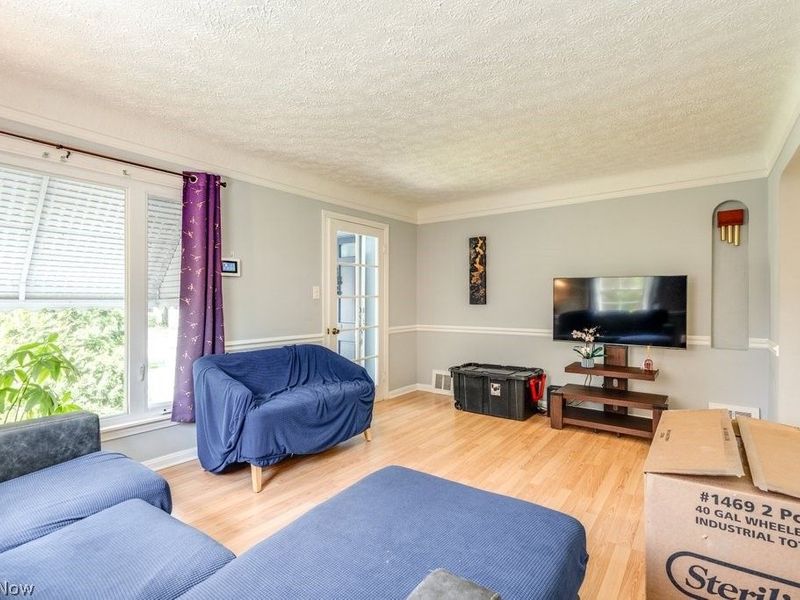 1367 Churchill Road, Lyndhurst, OH 44124 Photo 6