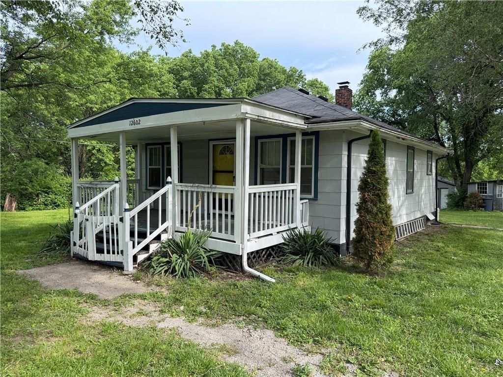 12602 E 37th Street, Sugar Creek, MO 64050 Main Photo