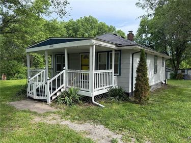 12602 E 37th Street, Sugar Creek, MO 64050