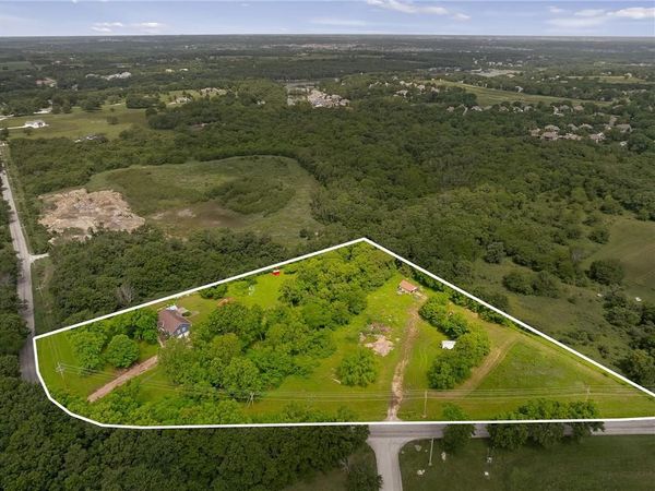 700 E 171ST Street, Loch Lloyd, MO 64012