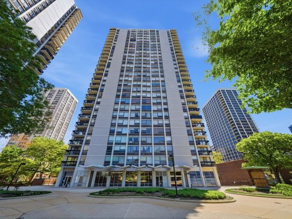 1455 N Sandburg Terrace , Unit 1107B, Chicago, IL 60610