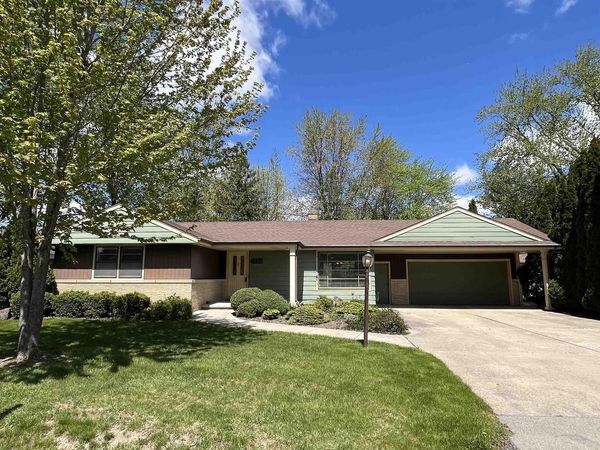 2750 8TH STREET, Appleton, WI 54914