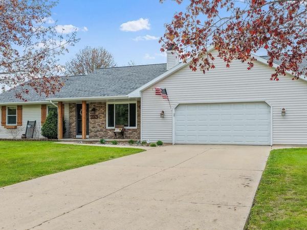 2067 ELVIRA WAY, Green Bay, WI 54313