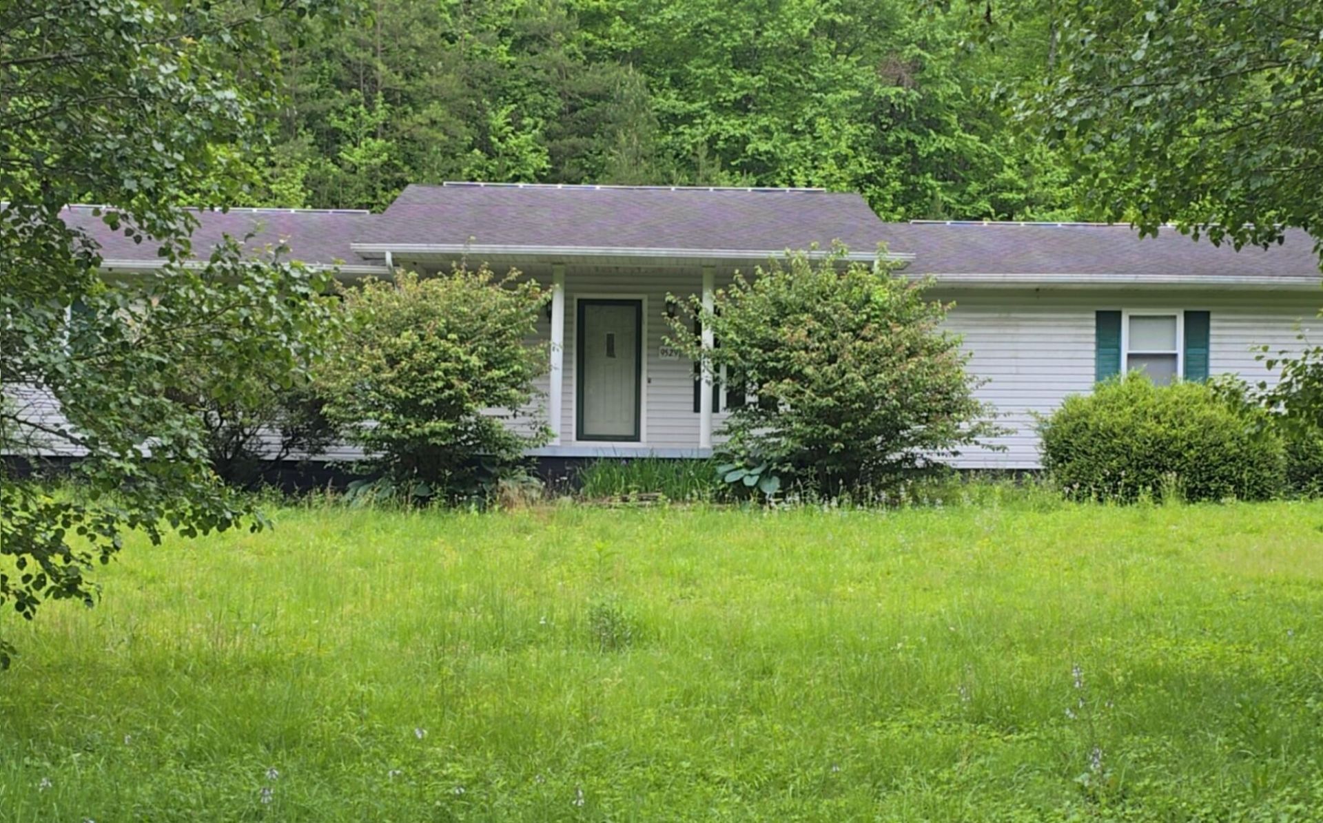 9529 Highway 92 , Pineville, KY 40977