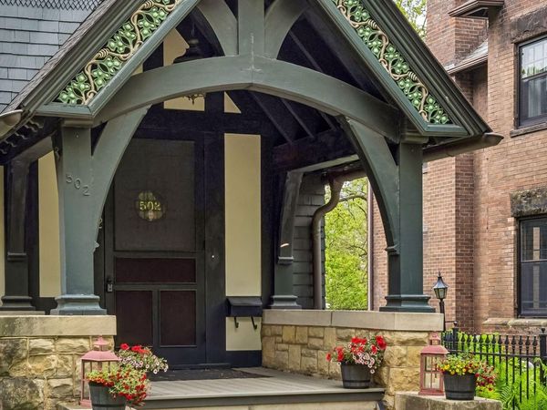 502 Grand Hill, Saint Paul, MN 55102