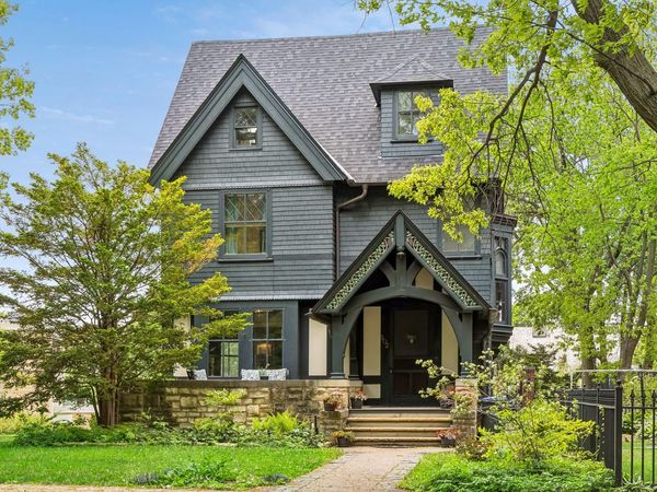 502 Grand Hill, Saint Paul, MN 55102