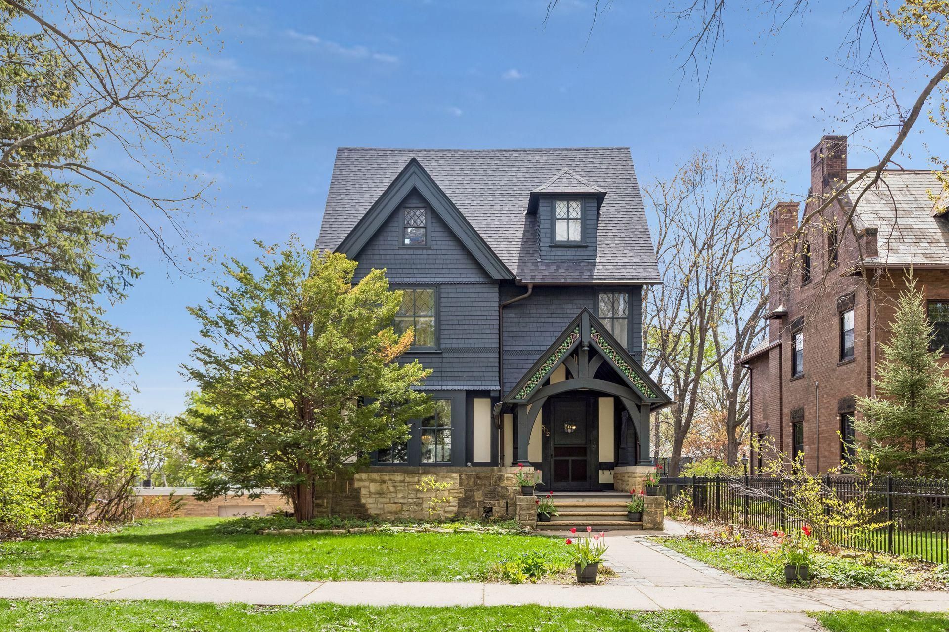 502 Grand Hill , Saint Paul, MN 55102
