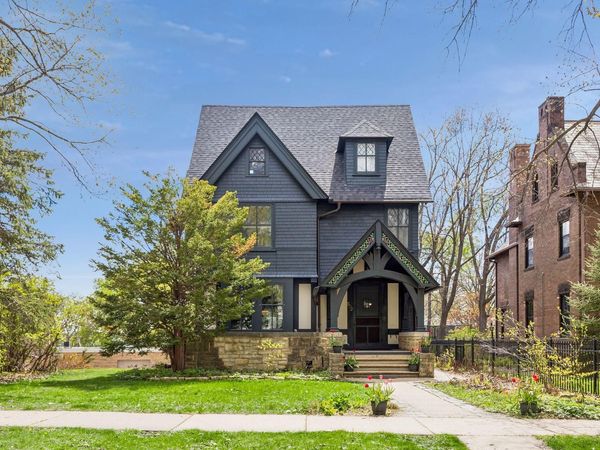 502 Grand Hill, Saint Paul, MN 55102