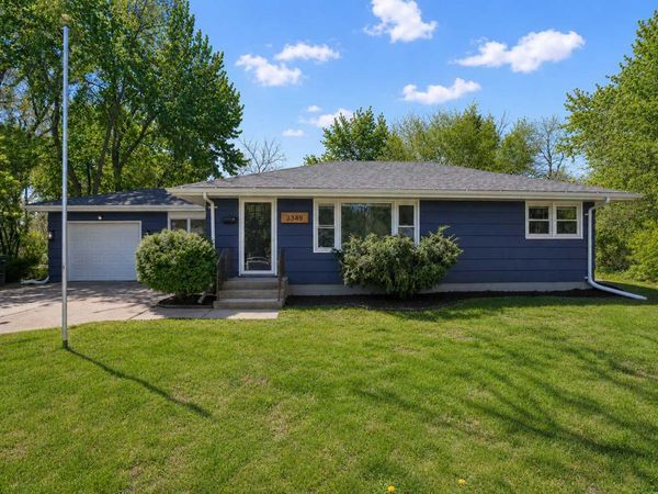 3349 49th Avenue N, Brooklyn Center, MN 55429