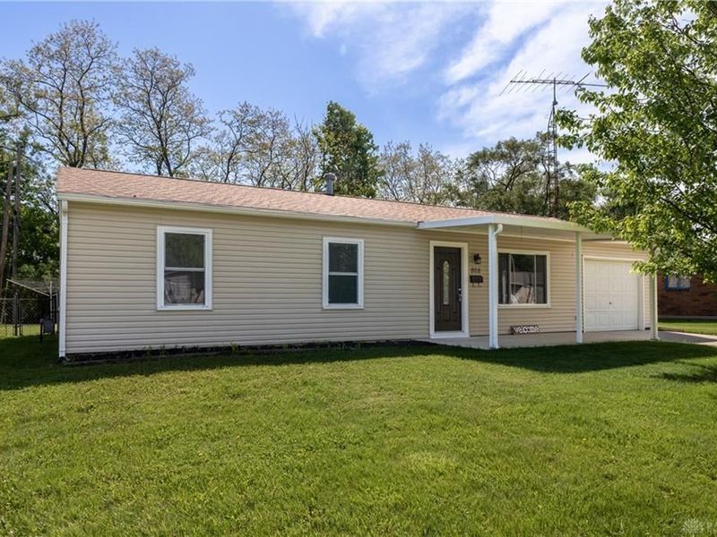 868 Cliffside Drive, New Carlisle, OH 45344 Photo 1